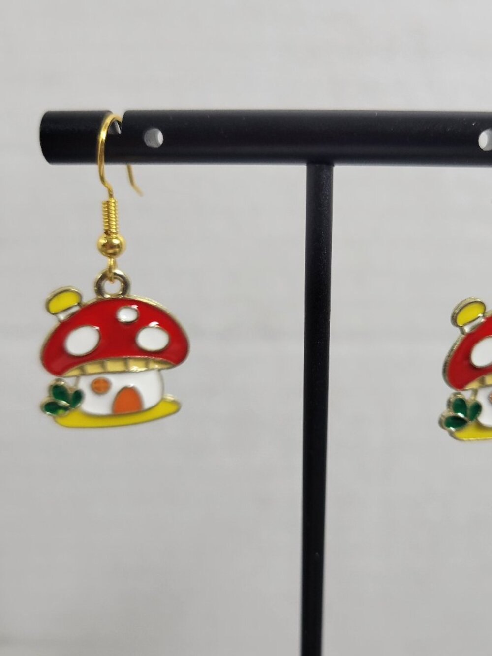 Cute Mushroom House Dangle Earrings Red Enamel Fairycore Toadstool Jewelry E52E